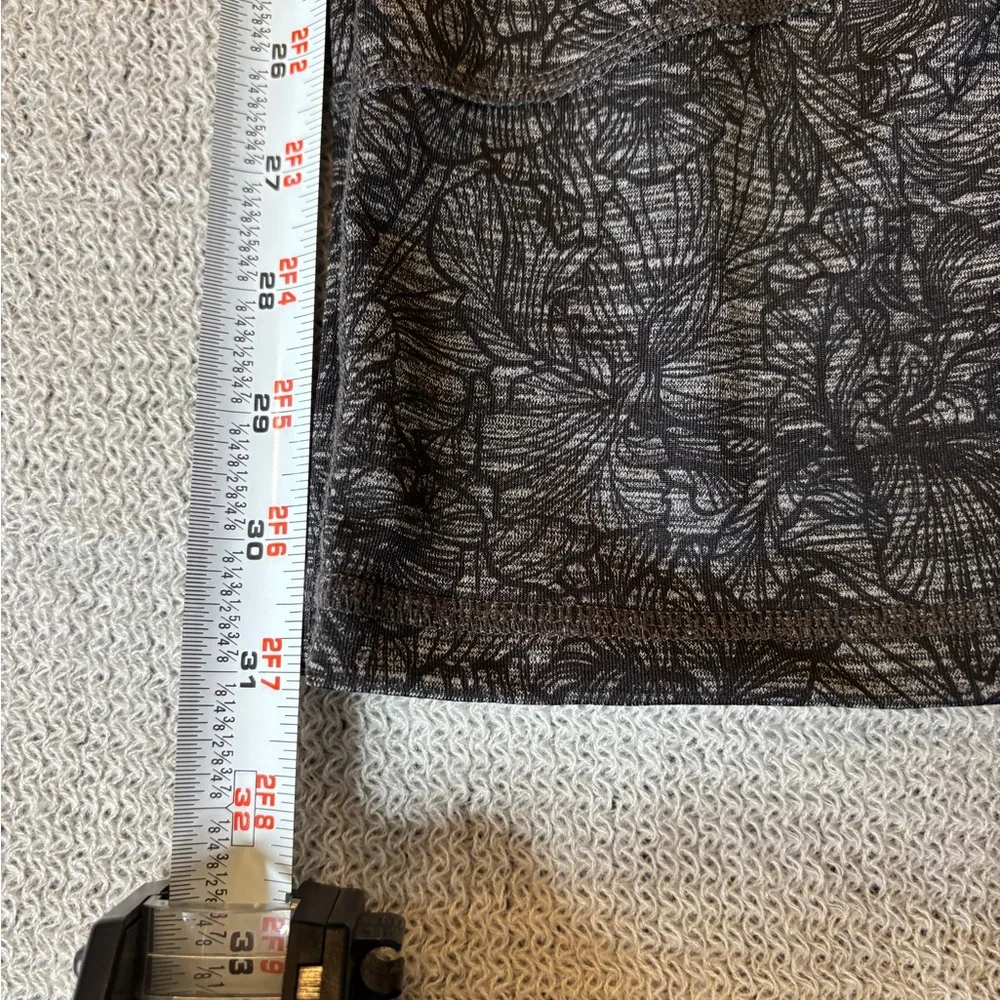 Patterned Yoga Pants - Picture 7 of 8